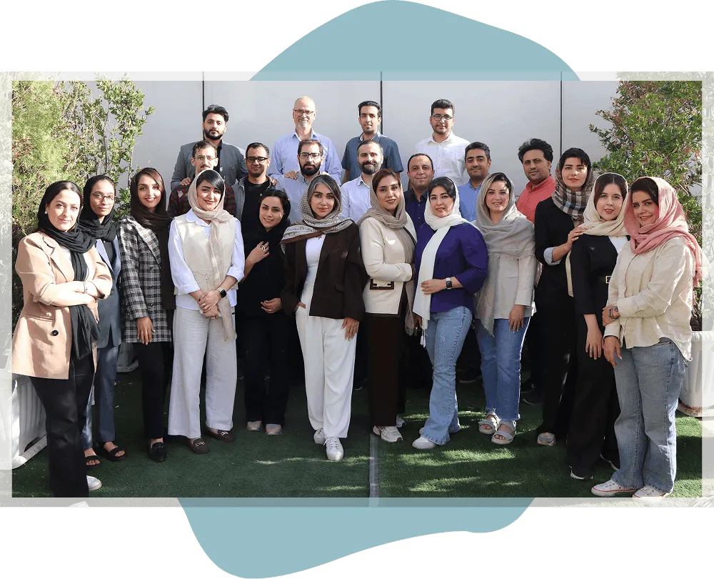 ما کی هستیم ؟